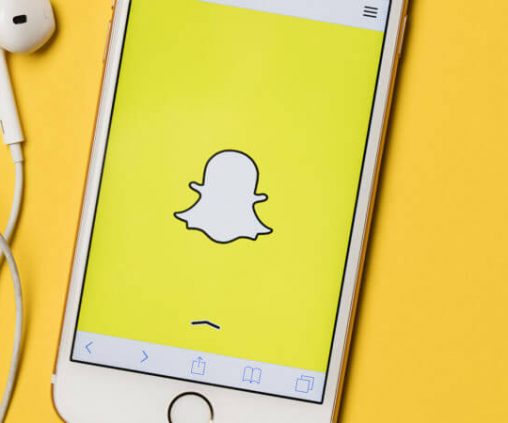 snapchat iphone earbuds ss 1920 800x450 1